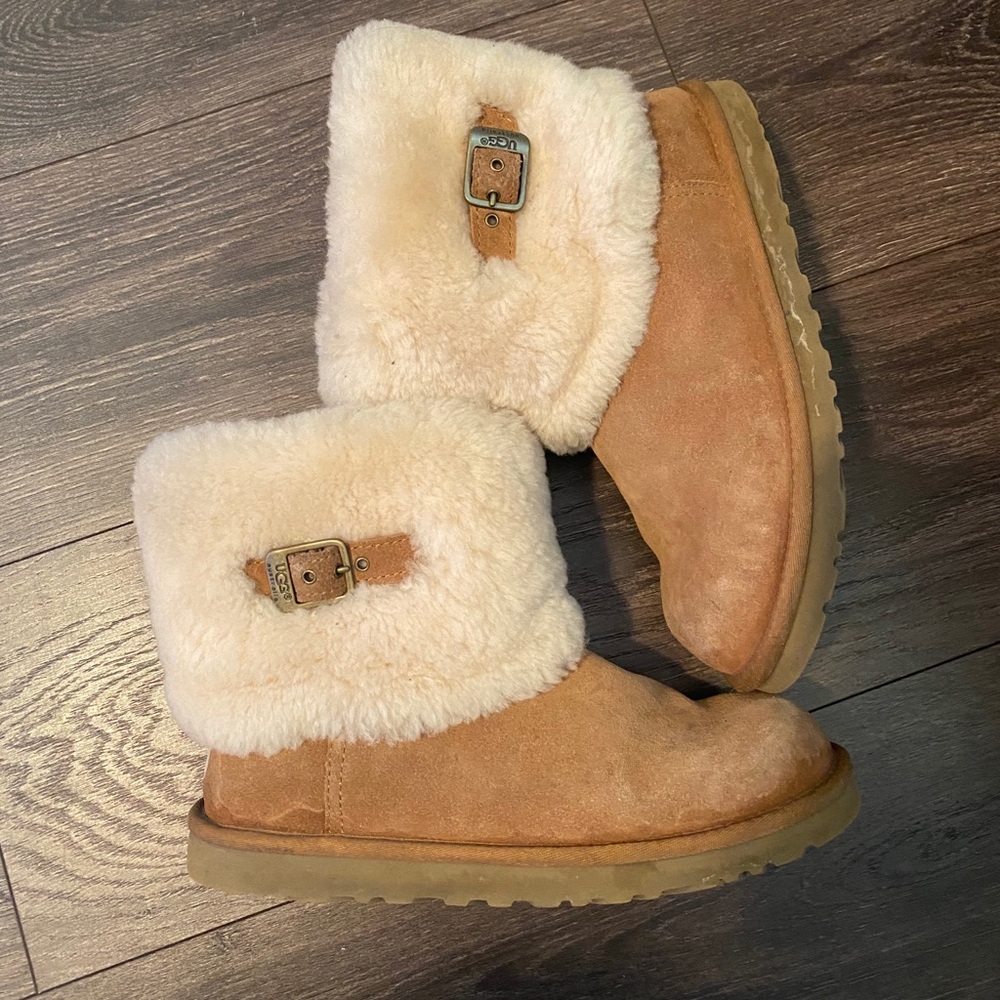 Flat Cuff Ugg Boots